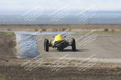 media/Oct-26-2025-CalClub SCCA (Sun) [[8ce1e69566]]/Group 6/Grapevine/